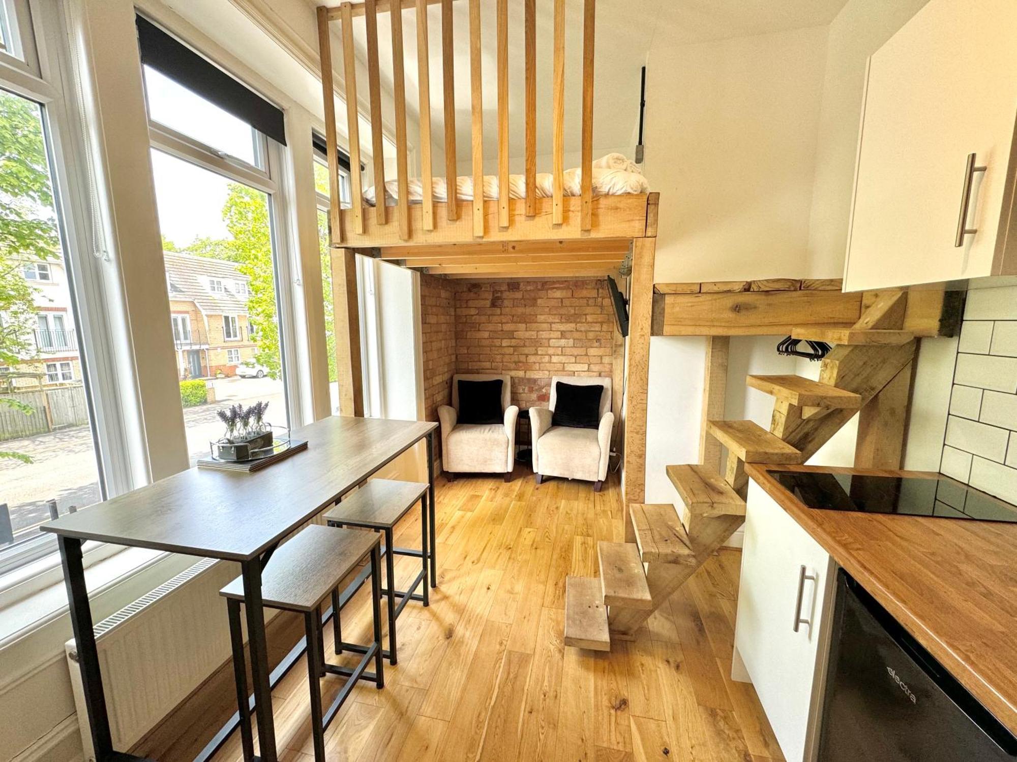 Flat 14, 10 St John's